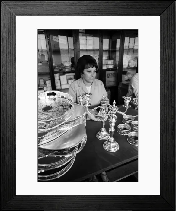 Framed Print : Staff at work at Viners Cutlery, Sheffield. 3rd September 1967 Framed Print : Staff at work at Viners Cutlery, Sheffield. 3rd September 1967