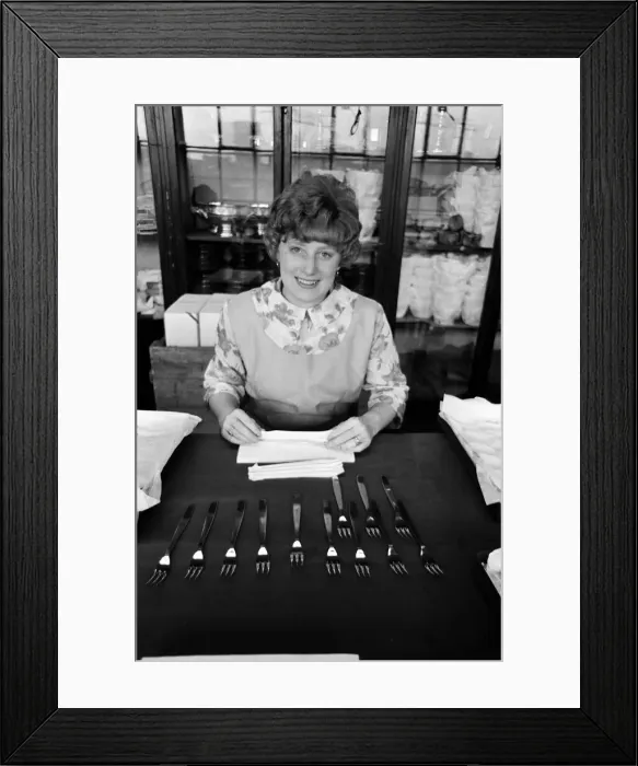 Framed Print : Staff at work at Viners Cutlery, Sheffield. 3rd September 1967