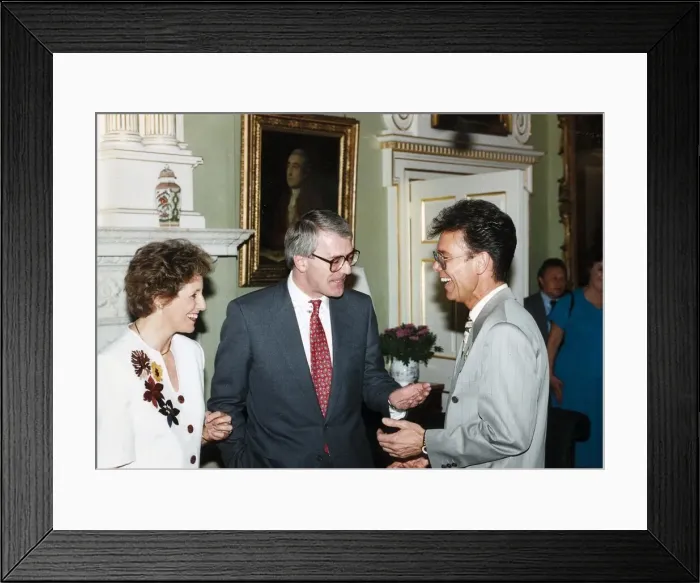 Framed Print : Cliff Richard with Prime Minister John Major and his wife Norma Major - January 1991 Framed Print : Cliff Richard with Prime Minister John Major and his wife Norma Major - January 1991