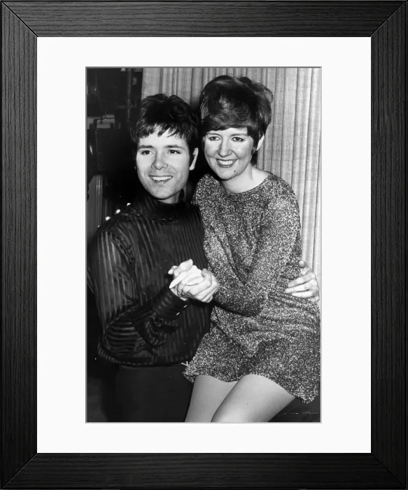 Framed Print : CLIFF RICHARD AND CILLA BLACK - MARCH 1968 Framed Print : CLIFF RICHARD AND CILLA BLACK - MARCH 1968