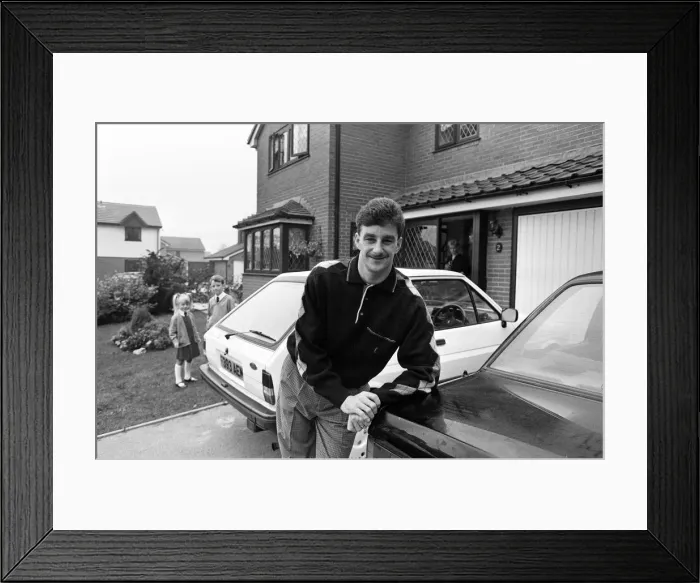 Framed Print : Liverpool footballer John Aldridge at home. 13th September 1989 Framed Print : Liverpool footballer John Aldridge at home. 13th September 1989