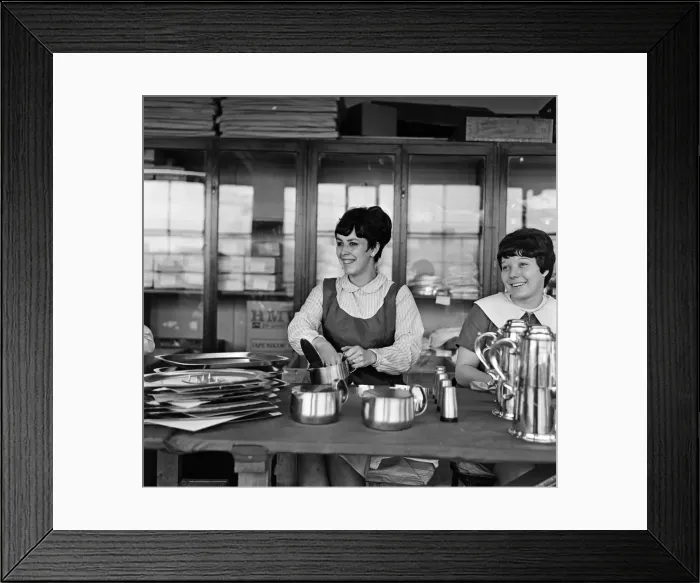 Framed Print : Staff at work at Viners Cutlery, Sheffield. 3rd September 1967 Framed Print : Staff at work at Viners Cutlery, Sheffield. 3rd September 1967