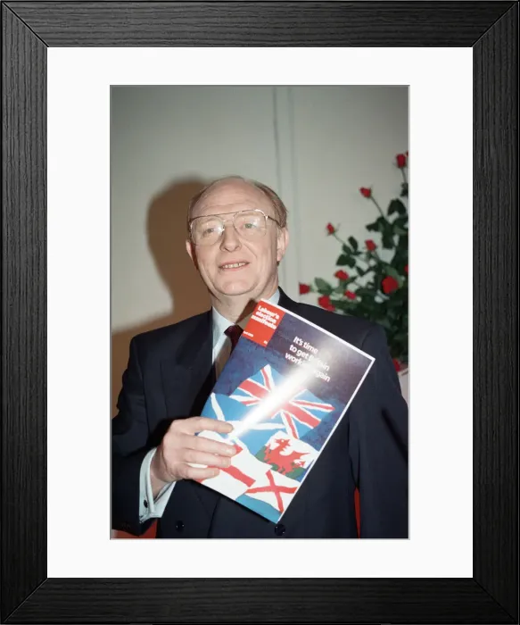 Framed Print : Neil Kinnock launches the Labour Party manifesto It Framed Print : Neil Kinnock launches the Labour Party manifesto It