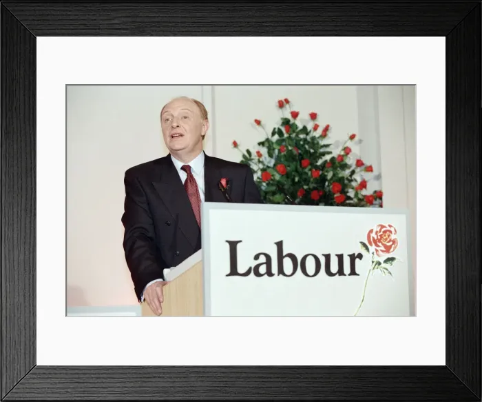 Framed Print : Neil Kinnock launches the Labour Party manifesto It Framed Print : Neil Kinnock launches the Labour Party manifesto It