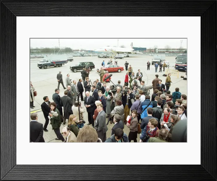 Framed Print : Labour leader Neil Kinnock visits the British Airways training centre at Heathrow Airport