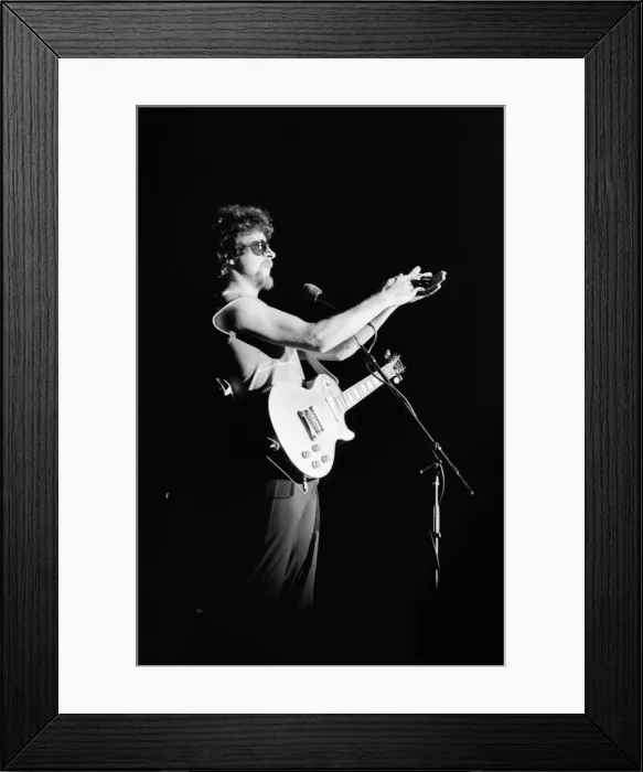 Framed Print : Picture shows Jeff Lynne, lead singer and songwriter with The Electric Light Orchestra Framed Print : Picture shows Jeff Lynne, lead singer and songwriter with The Electric Light Orchestra