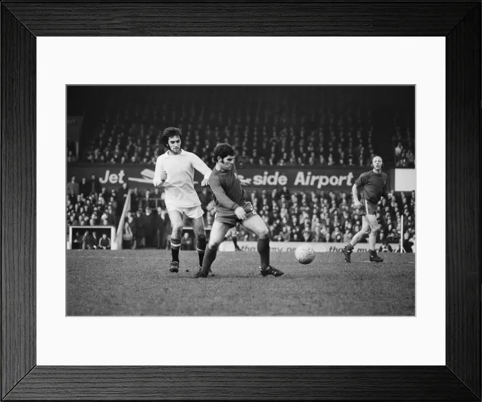 Framed Print : Middlesbrough 0 v Manchester United 3. FA Cup 5th round replay at Ayresome Park Framed Print : Middlesbrough 0 v Manchester United 3. FA Cup 5th round replay at Ayresome Park