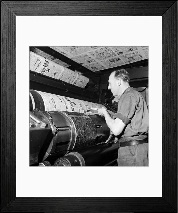 Framed Print : Production of the Daily Mirror newspaper, Geraldine House, Fetter Lane, London Framed Print : Production of the Daily Mirror newspaper, Geraldine House, Fetter Lane, London