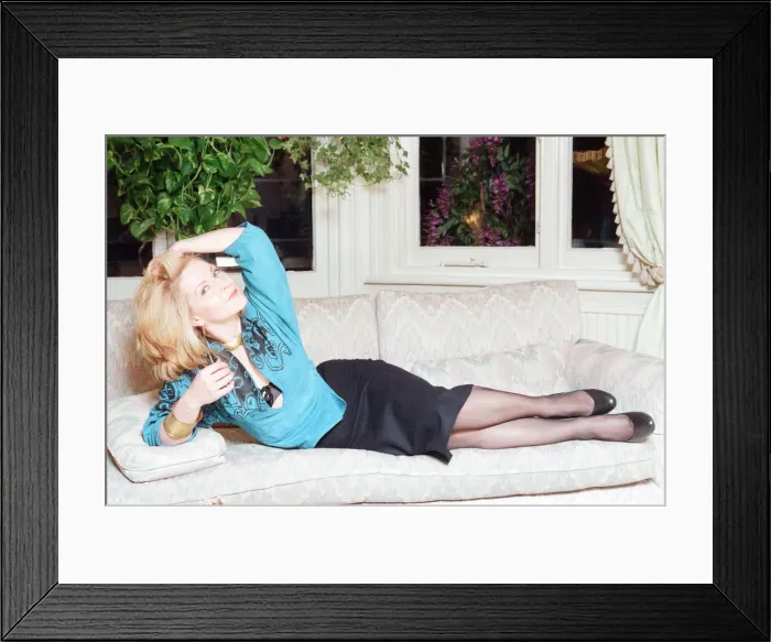 Framed Print : Toyah Willcox, British Singer, pictured at home, January 1996 Framed Print : Toyah Willcox, British Singer, pictured at home, January 1996