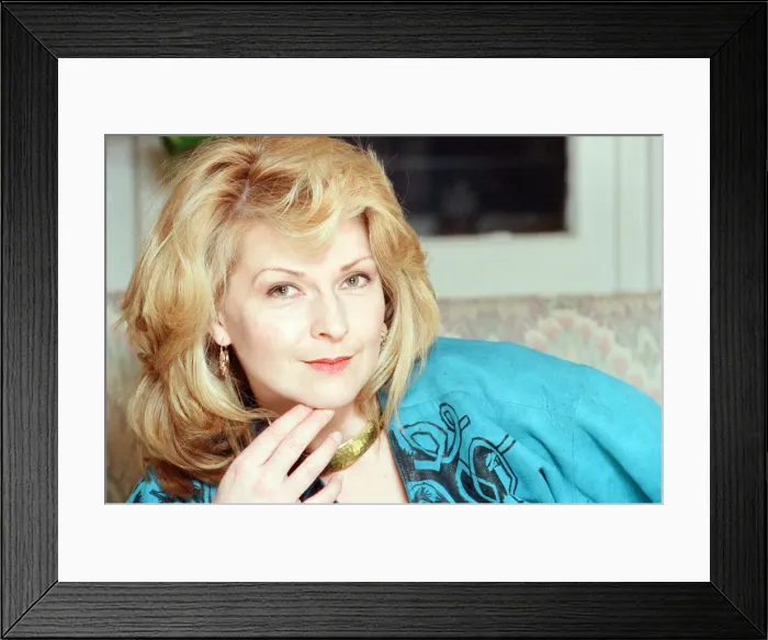 Framed Print : Toyah Willcox, British Singer, pictured at home, January 1996 Framed Print : Toyah Willcox, British Singer, pictured at home, January 1996
