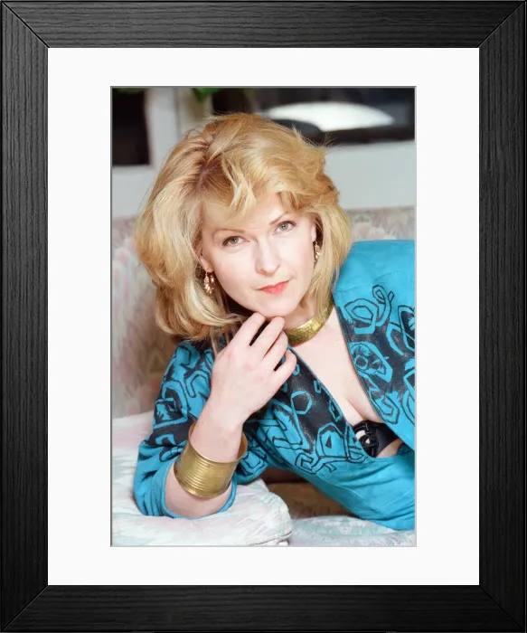 Framed Print : Toyah Willcox, British Singer, pictured at home, January 1996 Framed Print : Toyah Willcox, British Singer, pictured at home, January 1996