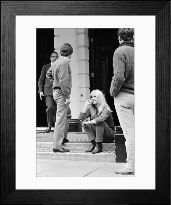 Framed Print : Brigitte Bardot, French actress, filming outside the Windsor Hotel, Lancaster Gate Framed Print : Brigitte Bardot, French actress, filming outside the Windsor Hotel, Lancaster Gate