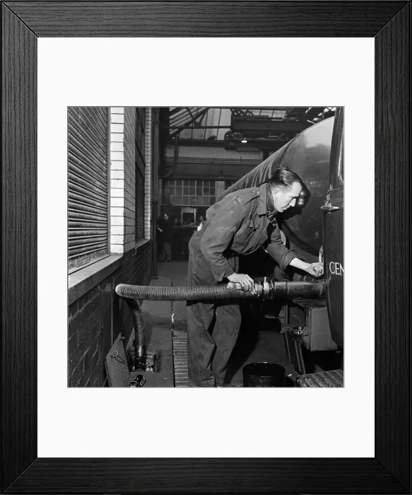 Framed Print : Production of the Daily Mirror newspaper, Geraldine House, Fetter Lane, London