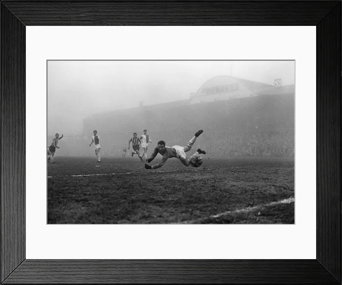 Framed Print : Newcastle United v Blackburn Rovers. Pictured, Newcastle first goal scored by Robson Framed Print : Newcastle United v Blackburn Rovers. Pictured, Newcastle first goal scored by Robson