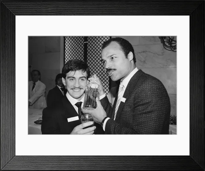 Framed Print : British and European Featherweight Champion Barry McGuigan (left Framed Print : British and European Featherweight Champion Barry McGuigan (left