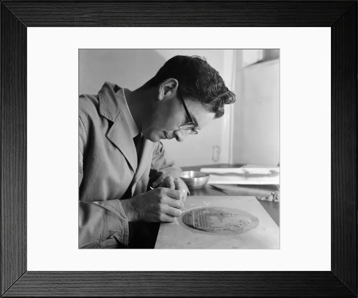 Framed Print : Workers at a decorative metalware works in Birmingham, West Midlands. 5th October 1967 Framed Print : Workers at a decorative metalware works in Birmingham, West Midlands. 5th October 1967