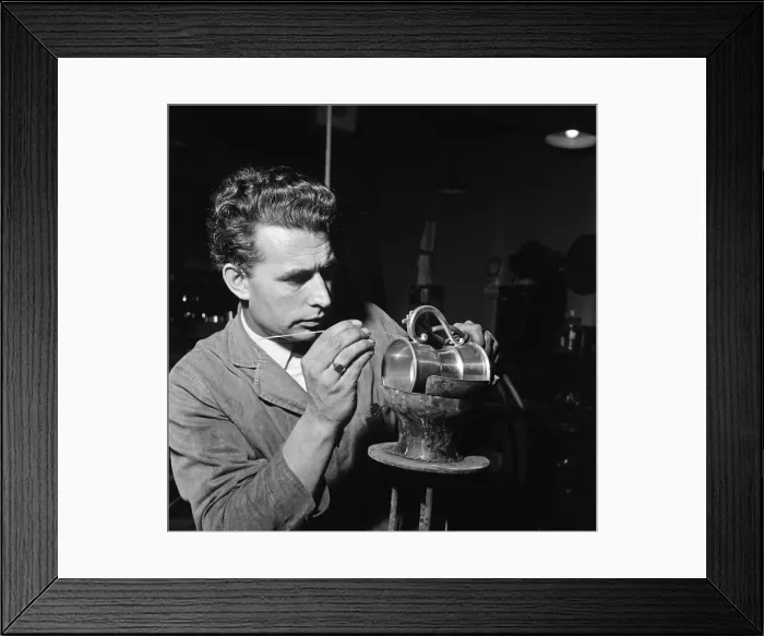Framed Print : Workers at a decorative metalware works in Birmingham, West Midlands. 5th October 1967