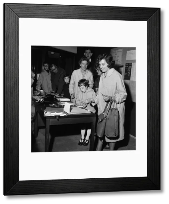 Framed Print : Birmingham Art Centre, Birmingham, West Midlands. 9th October 1967 Framed Print : Birmingham Art Centre, Birmingham, West Midlands. 9th October 1967