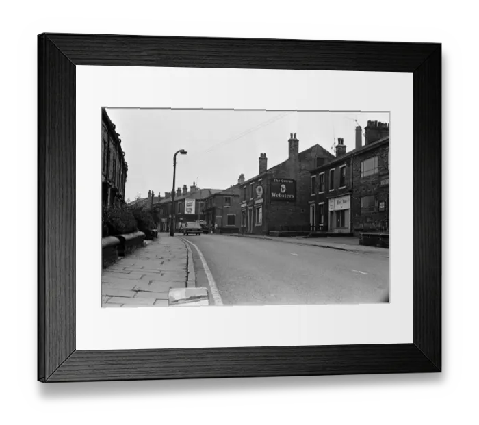 Framed Print : General scenes of Lumb Lane, Bradford, West Yorkshire. 17th September 1971