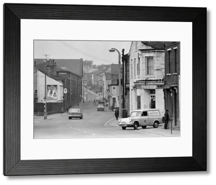 Framed Print : General scenes of Lumb Lane, Bradford, West Yorkshire. 17th September 1971 Framed Print : General scenes of Lumb Lane, Bradford, West Yorkshire. 17th September 1971