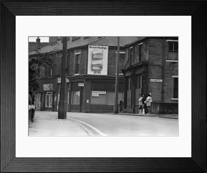 Framed Print : General scenes of Lumb Lane, Bradford, West Yorkshire. 17th September 1971 Framed Print : General scenes of Lumb Lane, Bradford, West Yorkshire. 17th September 1971
