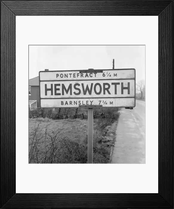 Framed Print : Scenes in Hemsworth Village, Yorkshire. Unemployment is high in the village following a Framed Print : Scenes in Hemsworth Village, Yorkshire. Unemployment is high in the village following a