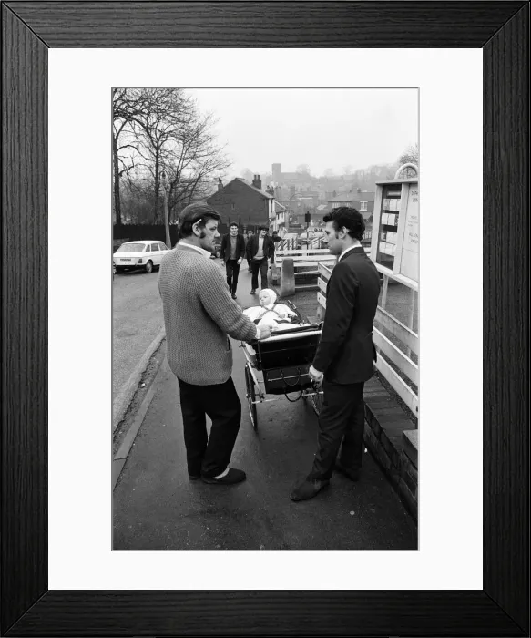 Framed Print : Scenes in Hemsworth Village, Yorkshire. Unemployment is high in the village following a