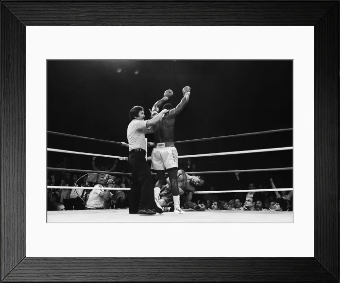 Framed Print : John Conteh vs Matthew Saad Muhammad I. For WBC light-heavyweight title, Steel Pier