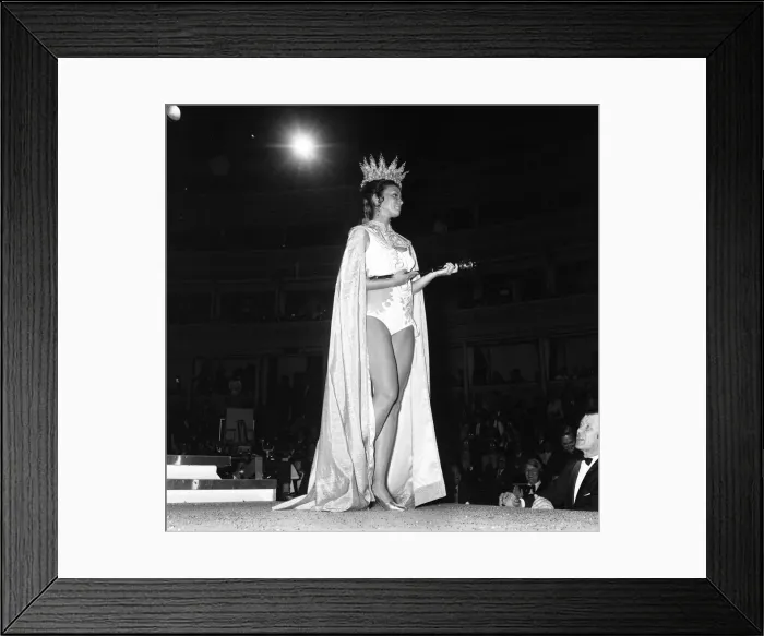 Framed Print : Miss World 1970 Competition at the Royal Albert Hall, London Framed Print : Miss World 1970 Competition at the Royal Albert Hall, London
