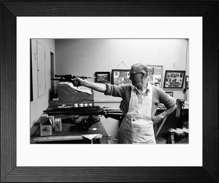 Framed Print : Webley & Scott, gun makers in Birmingham, West Midlands Framed Print : Webley & Scott, gun makers in Birmingham, West Midlands
