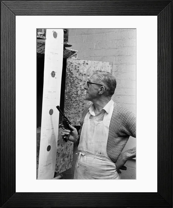 Framed Print : Webley & Scott, gun makers in Birmingham, West Midlands Framed Print : Webley & Scott, gun makers in Birmingham, West Midlands