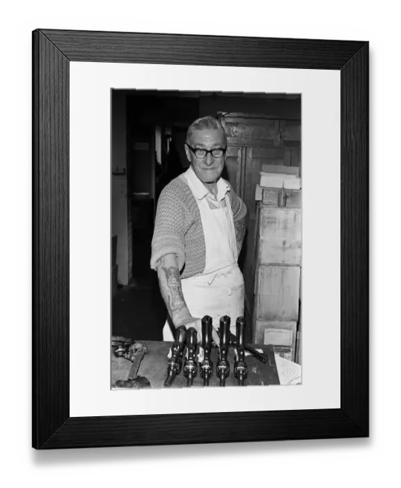 Framed Print : Webley & Scott, gun makers in Birmingham, West Midlands Framed Print : Webley & Scott, gun makers in Birmingham, West Midlands