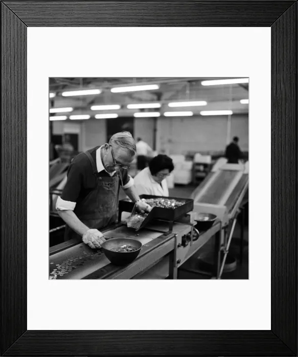 Framed Print : Workers at the Birmingham Mint, Birmingham, West Midlands. October 1967