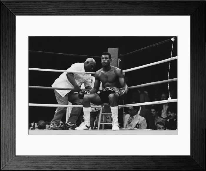 Framed Print : John Conteh vs Matthew Saad Muhammad II. For WBC and The Ring light-heavyweight titles Framed Print : John Conteh vs Matthew Saad Muhammad II. For WBC and The Ring light-heavyweight titles