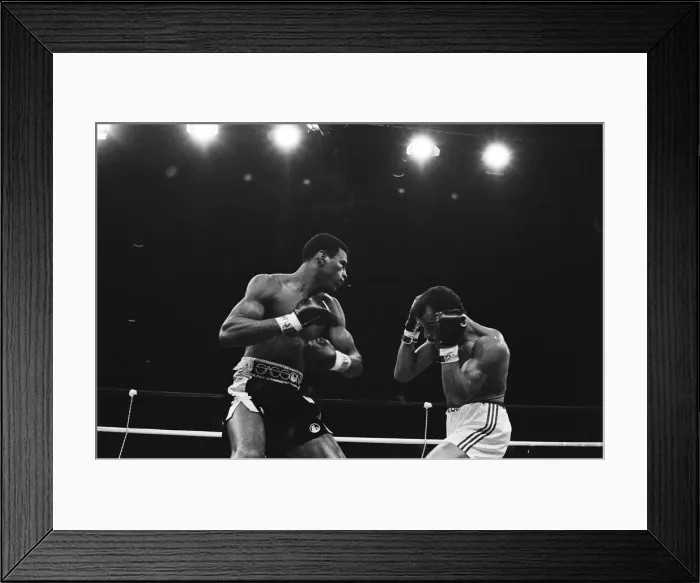 Framed Print : John Conteh vs Matthew Saad Muhammad II. For WBC and The Ring light-heavyweight titles Framed Print : John Conteh vs Matthew Saad Muhammad II. For WBC and The Ring light-heavyweight titles