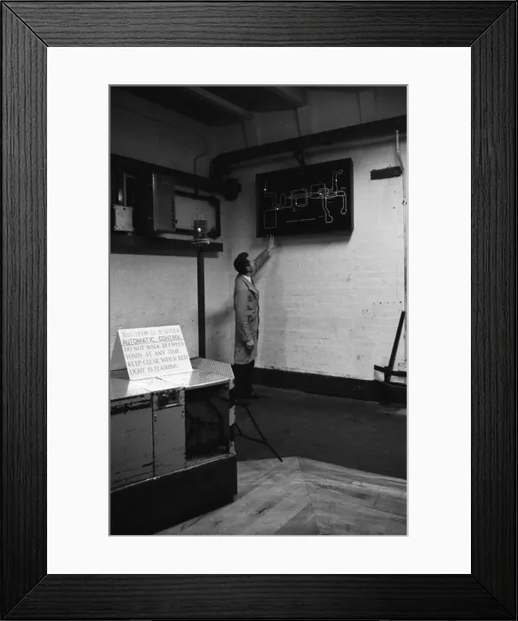 Framed Print : Cadbury s, Bournville, Birmingham, West Midlands. Pictured Framed Print : Cadbury s, Bournville, Birmingham, West Midlands. Pictured