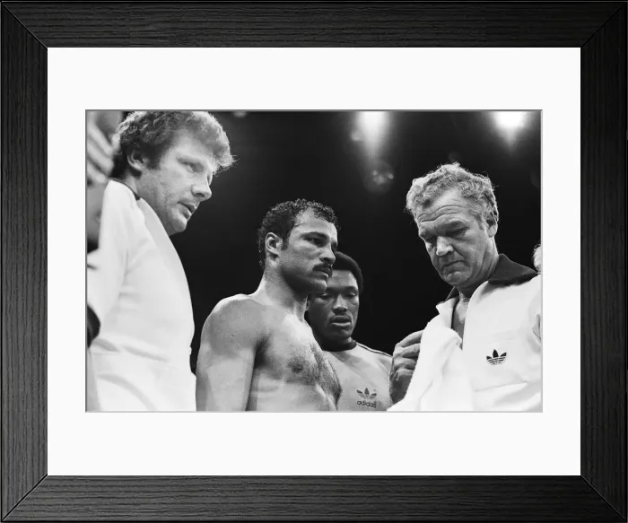 Framed Print : John Conteh vs Matthew Saad Muhammad II. For WBC and The Ring light-heavyweight titles Framed Print : John Conteh vs Matthew Saad Muhammad II. For WBC and The Ring light-heavyweight titles