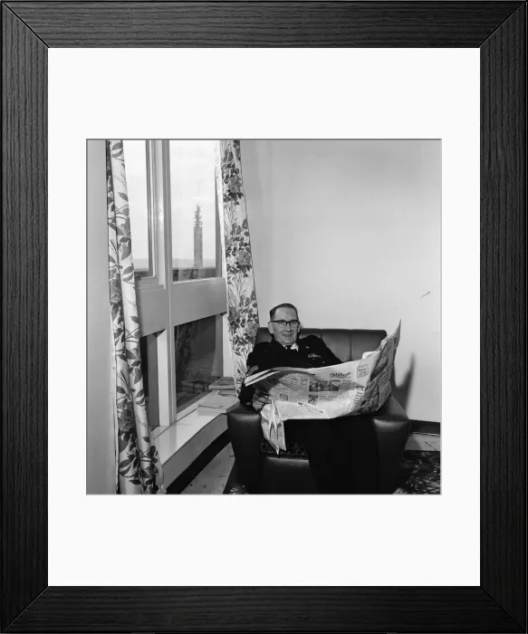 Framed Print : Mr Herron, who is the caretaker of the Rotunda building, Birmingham, West Midlands Framed Print : Mr Herron, who is the caretaker of the Rotunda building, Birmingham, West Midlands