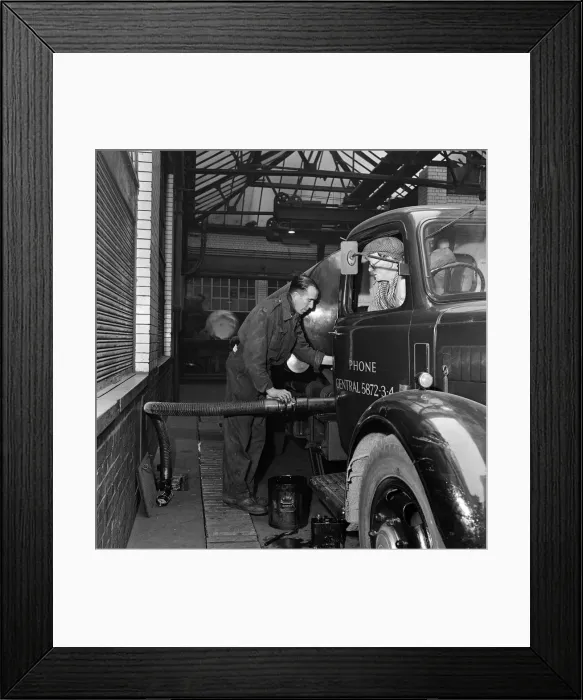 Framed Print : Production of the Daily Mirror newspaper, Geraldine House, Fetter Lane, London Framed Print : Production of the Daily Mirror newspaper, Geraldine House, Fetter Lane, London