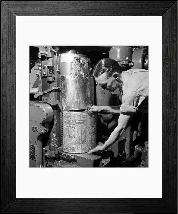 Framed Print : Production of the Daily Mirror newspaper, Geraldine House, Fetter Lane, London Framed Print : Production of the Daily Mirror newspaper, Geraldine House, Fetter Lane, London
