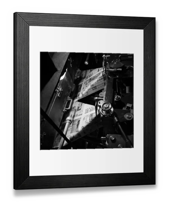 Framed Print : Production of the Daily Mirror newspaper, Geraldine House, Fetter Lane, London