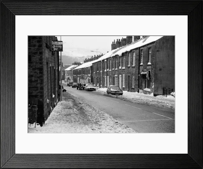 Framed Print : Market Street, Mottram in Longdendale, Greater Manchester. 6th January 1987 Framed Print : Market Street, Mottram in Longdendale, Greater Manchester. 6th January 1987