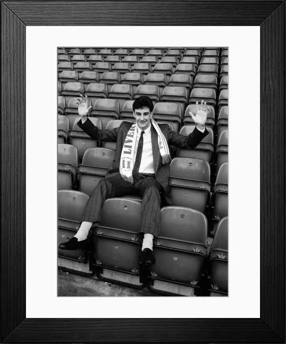Framed Print : John Aldridge signs for Liverpool F. C. at Anfield. 26th January 1987 Framed Print : John Aldridge signs for Liverpool F. C. at Anfield. 26th January 1987