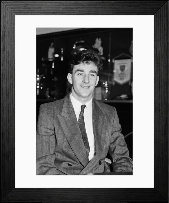 Framed Print : John Aldridge signs for Liverpool F. C. at Anfield. 26th January 1987 Framed Print : John Aldridge signs for Liverpool F. C. at Anfield. 26th January 1987