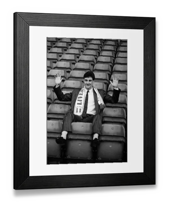 Framed Print : John Aldridge signs for Liverpool F. C. at Anfield. 26th January 1987 Framed Print : John Aldridge signs for Liverpool F. C. at Anfield. 26th January 1987