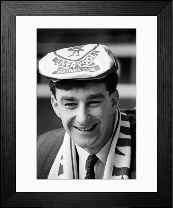 Framed Print : John Aldridge signs for Liverpool F. C. at Anfield. 26th January 1987 Framed Print : John Aldridge signs for Liverpool F. C. at Anfield. 26th January 1987