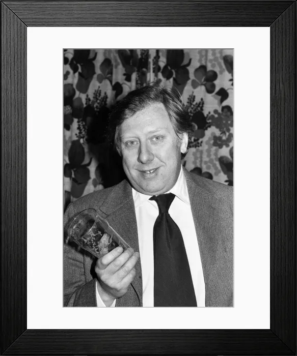 Framed Print : Roy Hattersley drinks a pint of beer in the Sparkbrook Labour Club. 26th February 1977 Framed Print : Roy Hattersley drinks a pint of beer in the Sparkbrook Labour Club. 26th February 1977
