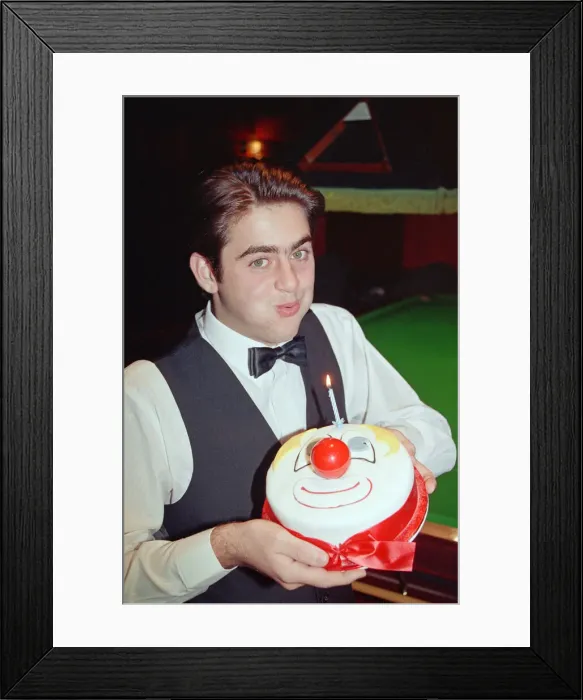 Framed Print : Snooker player Ronnie O Sullivan, pictured the day before his 16th birthday Framed Print : Snooker player Ronnie O Sullivan, pictured the day before his 16th birthday