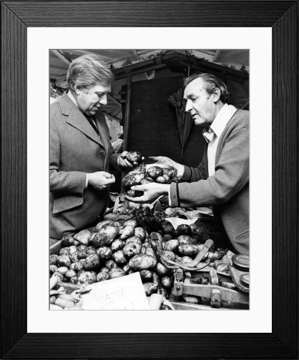Framed Print : Member of Parliament for Birmingham Sparkbrook Roy Hattersley talks to market trader Mr Framed Print : Member of Parliament for Birmingham Sparkbrook Roy Hattersley talks to market trader Mr