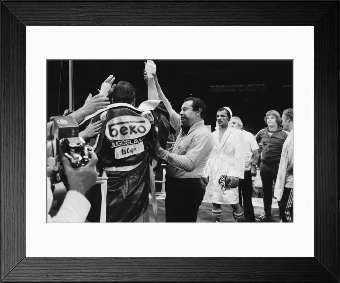 Framed Print : John Conteh vs Mate Parlov. WBC light-heavyweight title bout at Red Star Stadium Framed Print : John Conteh vs Mate Parlov. WBC light-heavyweight title bout at Red Star Stadium